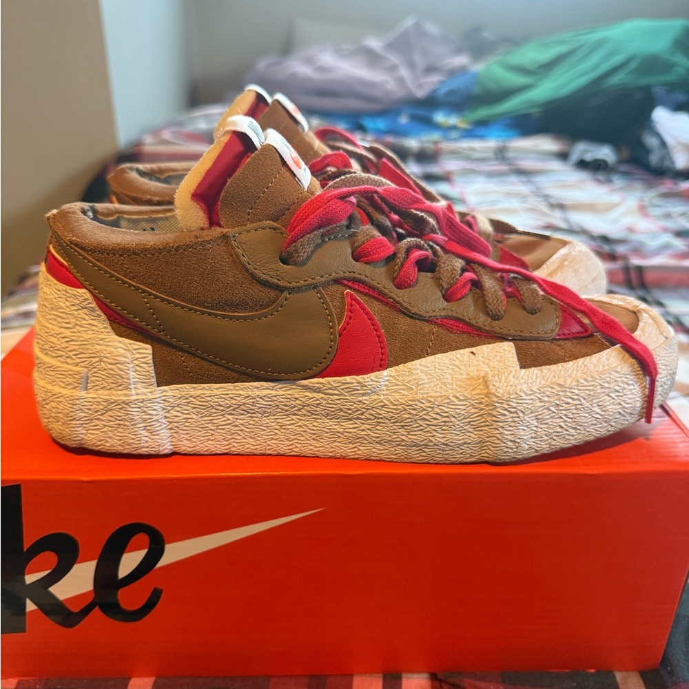 Nike Blazer Low Sacai in University Red